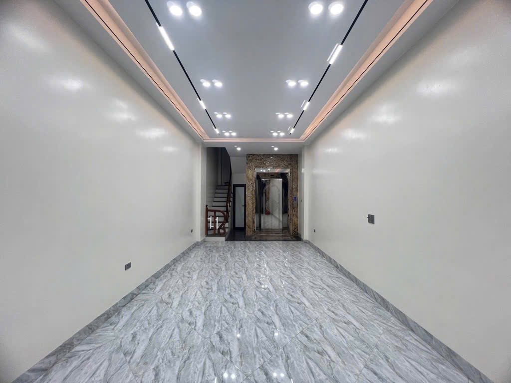 Bán nhà Nguyễn Văn Cừ,Gia Thuỵ 6 tầng,45m gần oto tránh nhỉnh 9 tỷ - Ảnh 2